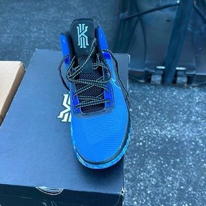 Men’s Kyrie Irving Nike sneakers